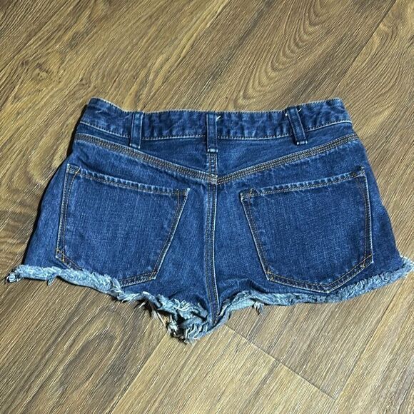 Free people denim Jean short shorts distressed raw hem button fly summer fashion - Picture 4 of 7